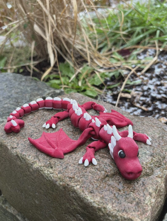 Tåge Tårnets Magiske Drager – Glimmersvinge, Ildslipse, Dugdanser & Sprigglekams